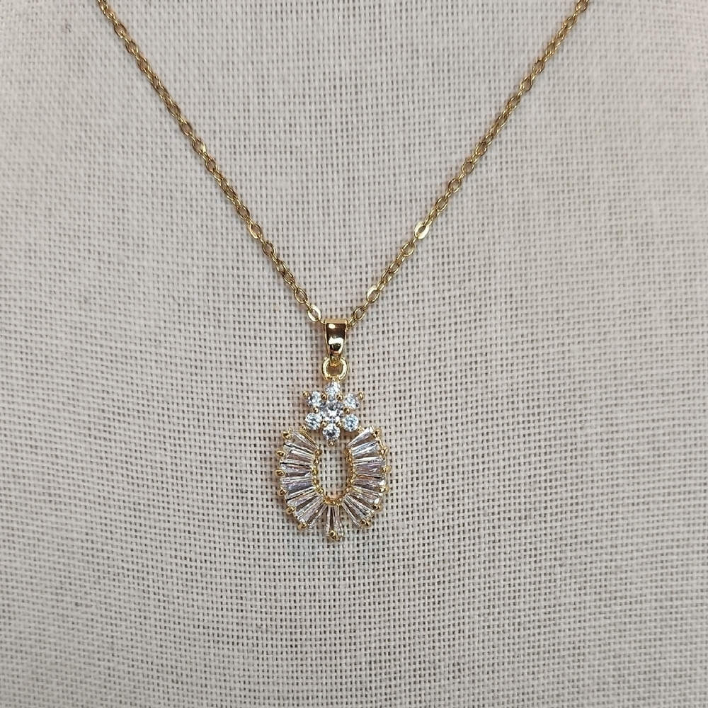 18k Gold Plated Stainless Steel Simulated Diamond Pendant and Chain, Flower